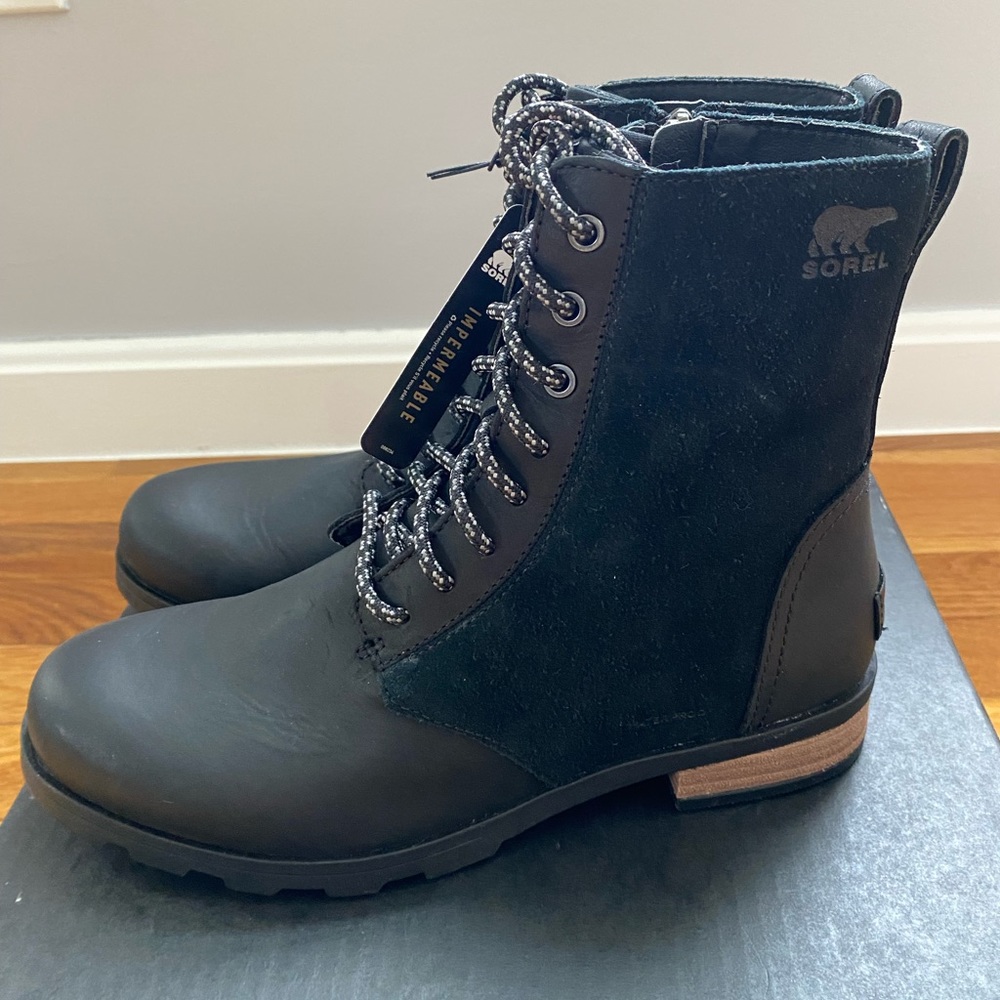 NWT SOREL Women’s Emelie Leather & Suede Ankle Boots, size 8, black